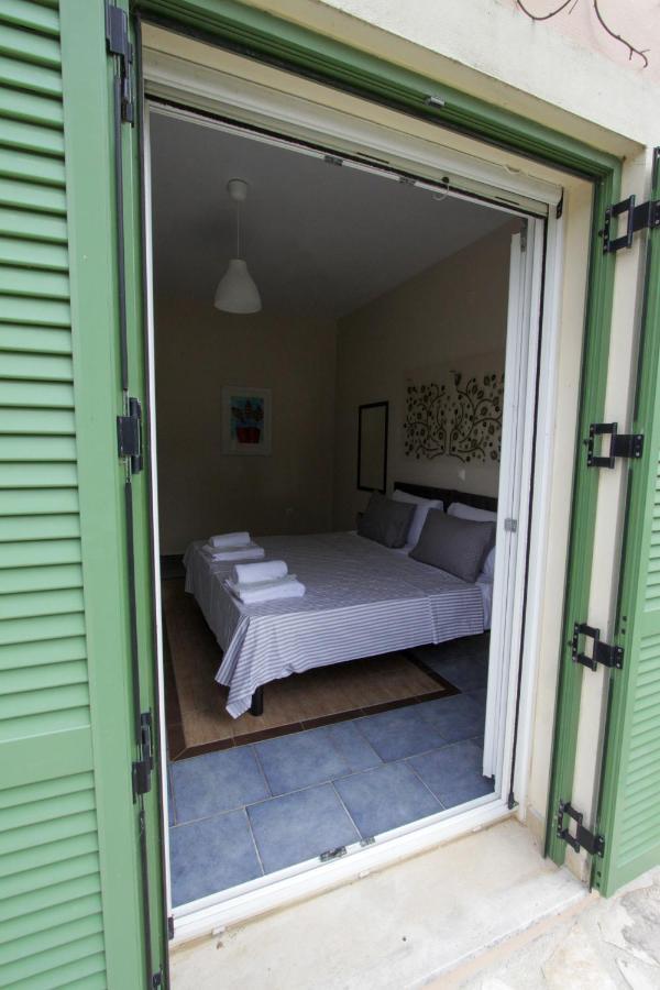 Mouse House Apartment Gouvia Bagian luar foto