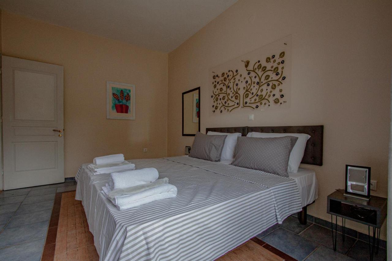 Mouse House Apartment Gouvia Bagian luar foto