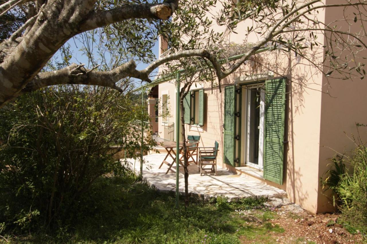 Mouse House Apartment Gouvia Bagian luar foto