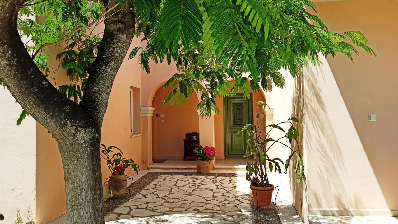 Mouse House Apartment Gouvia Bagian luar foto