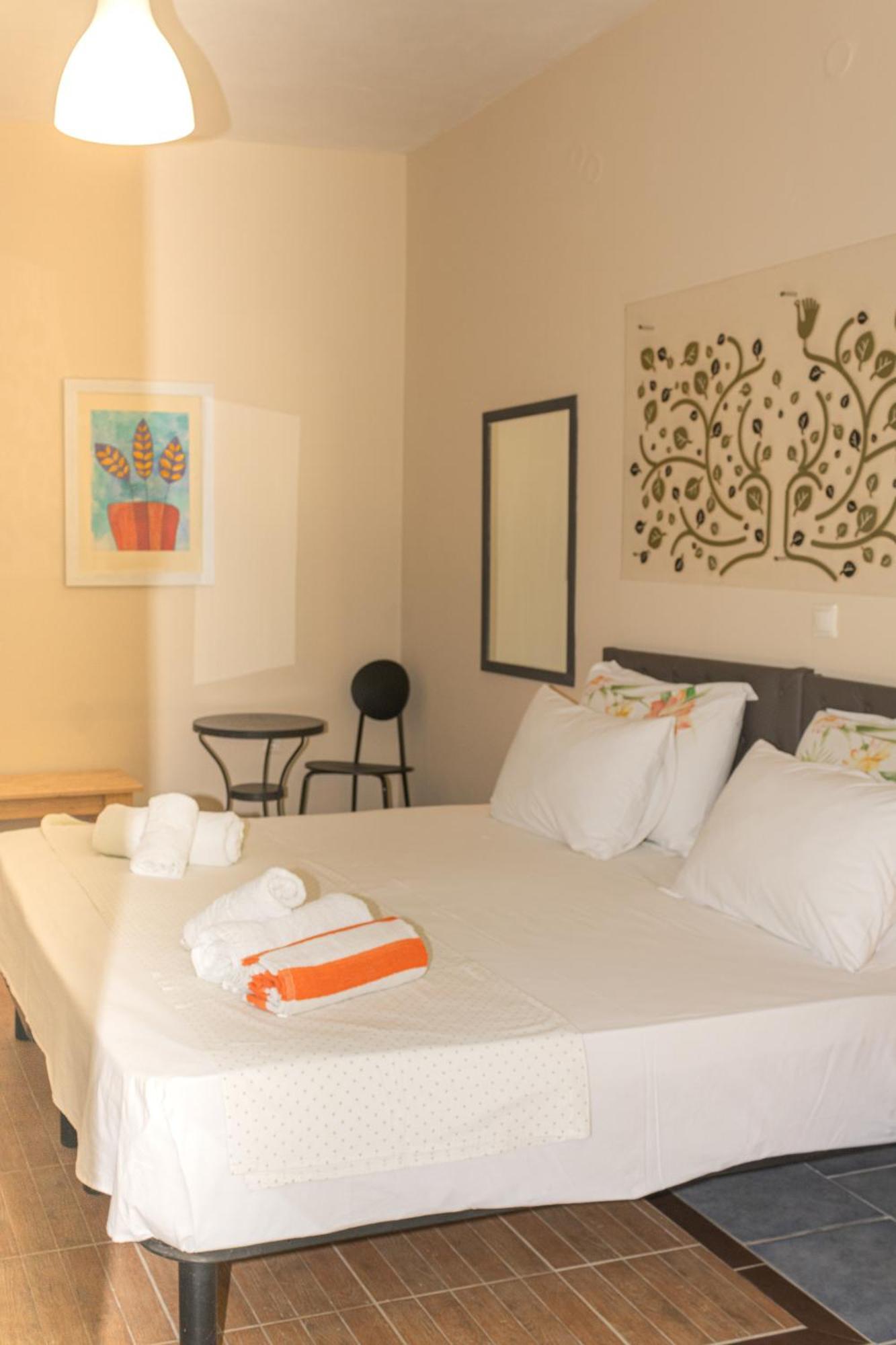 Mouse House Apartment Gouvia Bagian luar foto