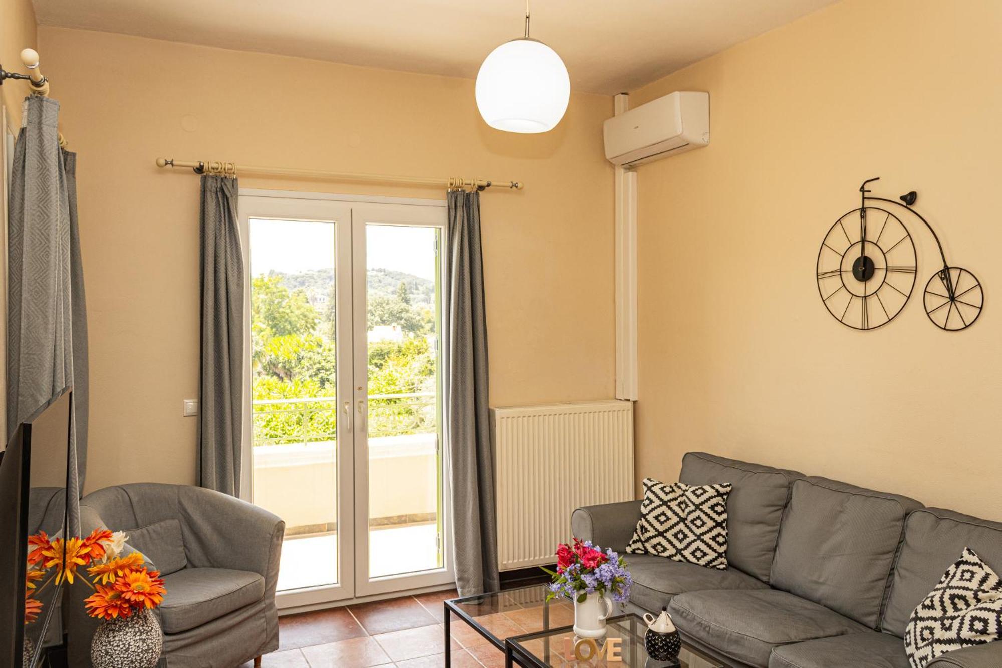 Mouse House Apartment Gouvia Bagian luar foto