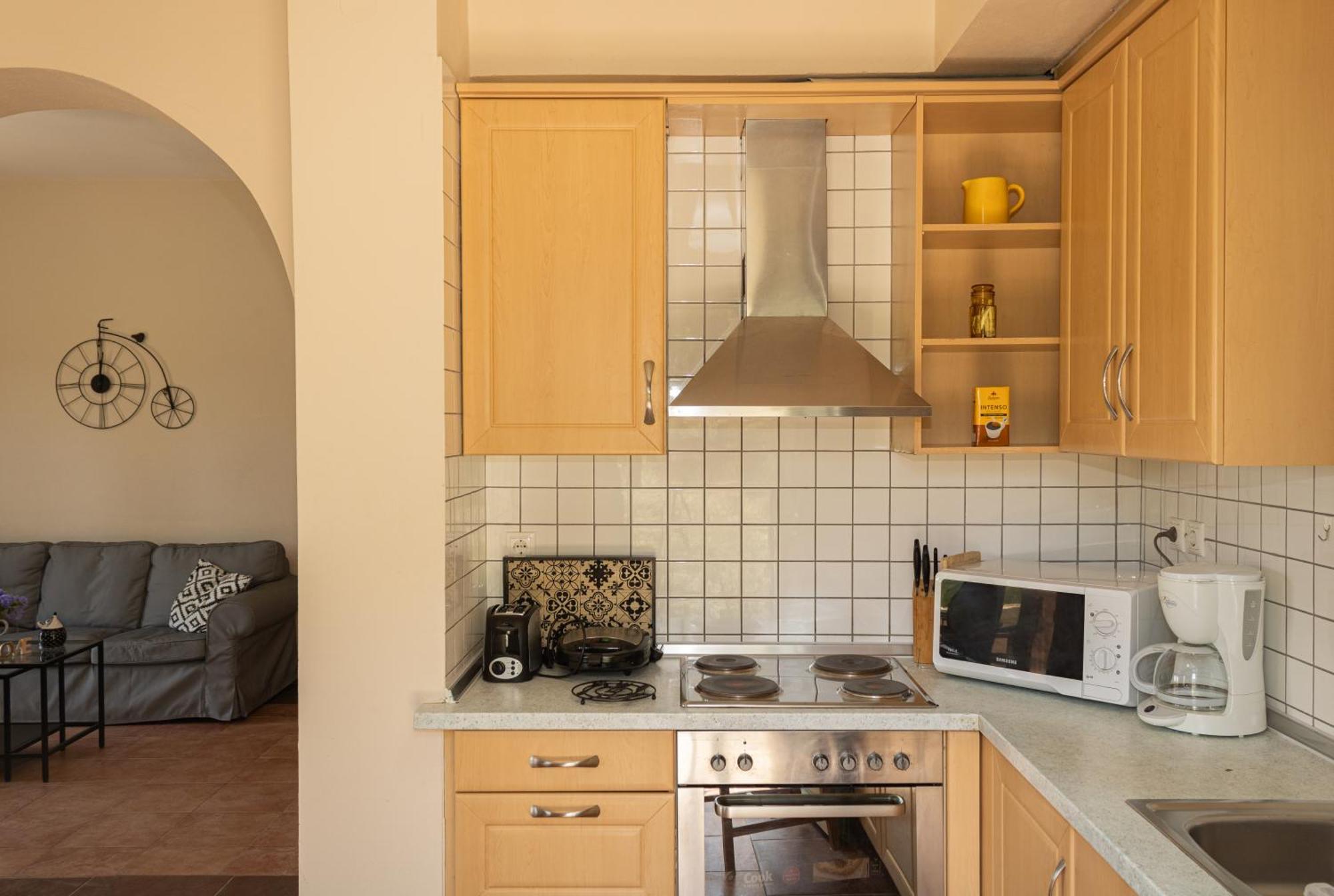 Mouse House Apartment Gouvia Bagian luar foto