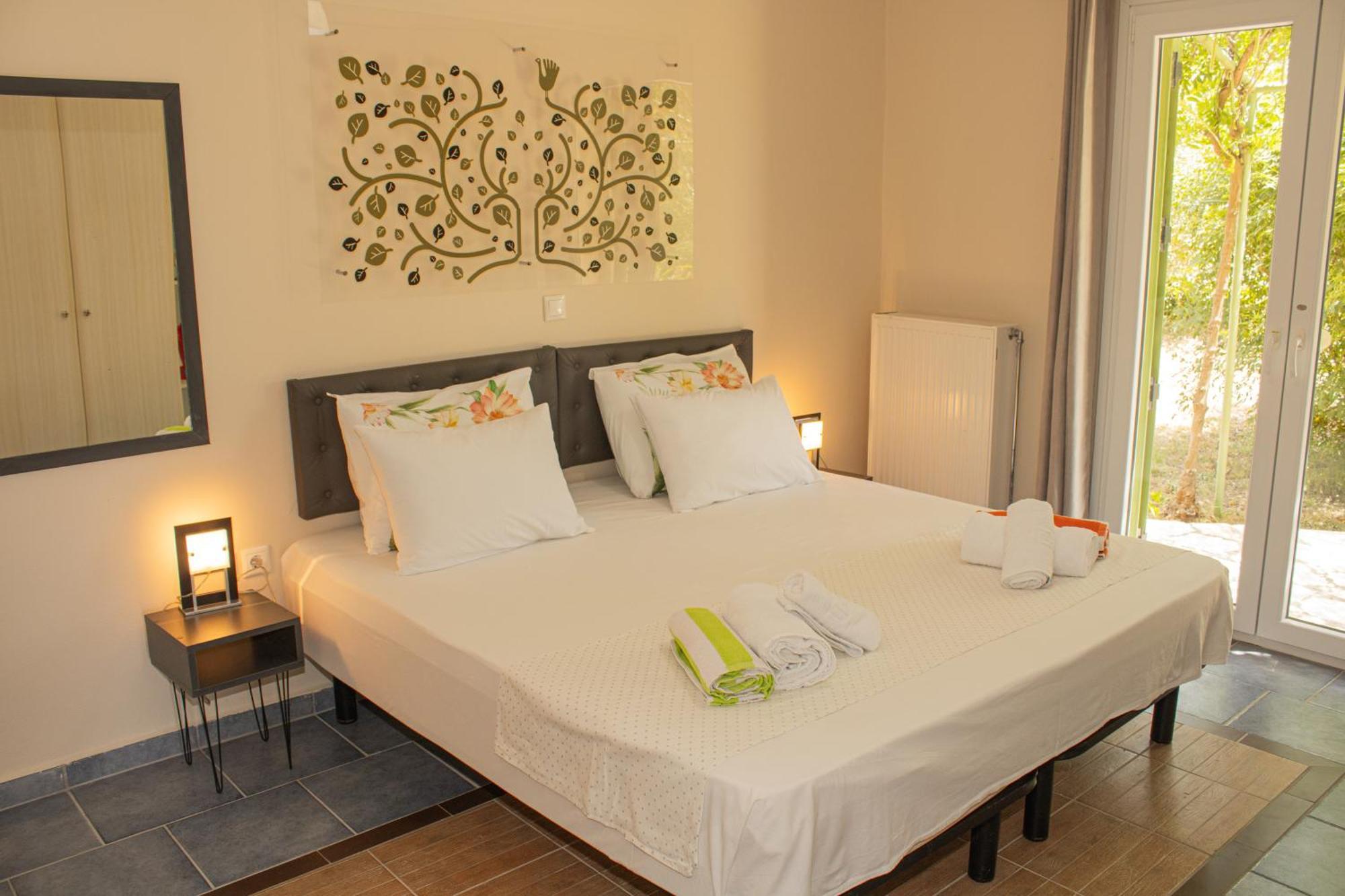 Mouse House Apartment Gouvia Bagian luar foto