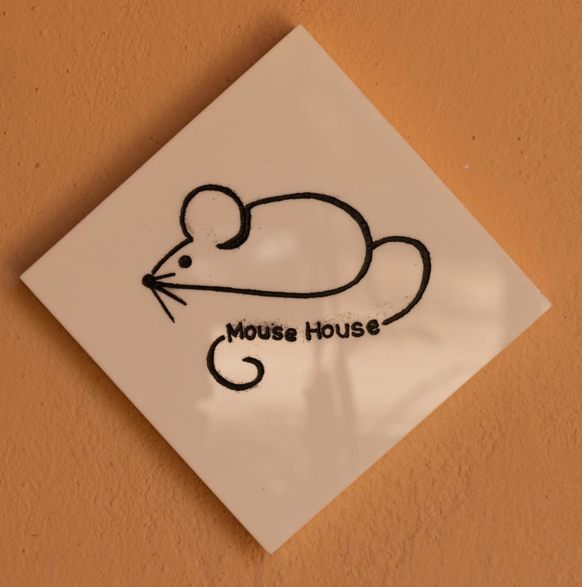 Mouse House Apartment Gouvia Bagian luar foto